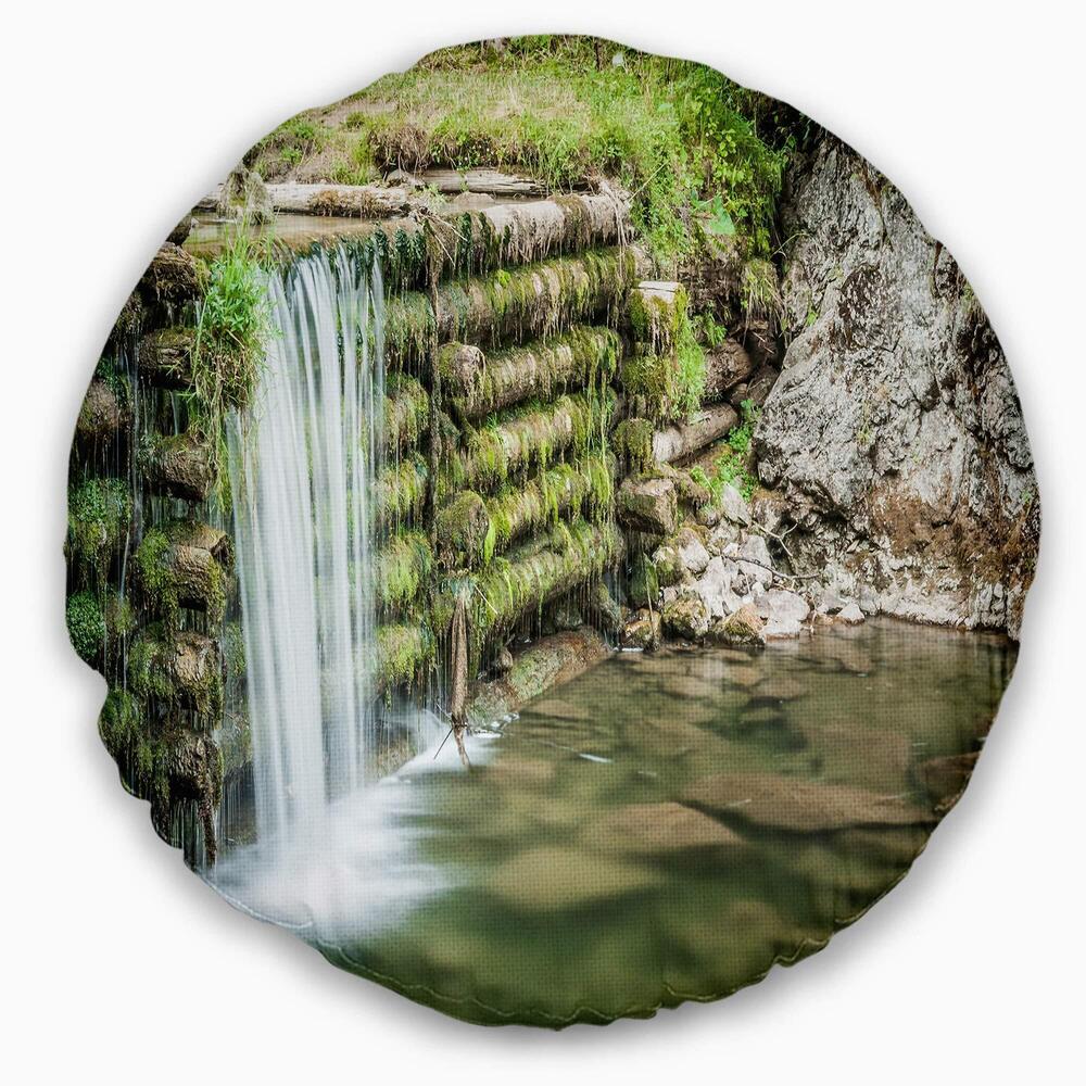 8983 Designart Fabulous Man Made Waterfall' Landscape Throw Living Room